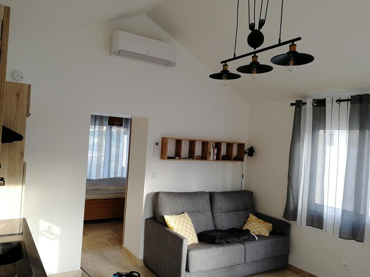 Petite Maison Refaite A Neuf Proche Meze