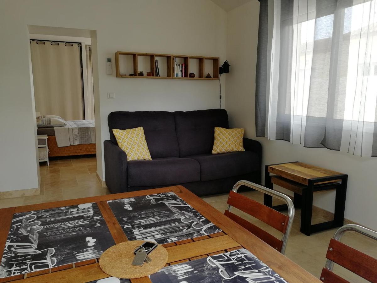 Holiday home Petite Maison Refaite A Neuf Proche